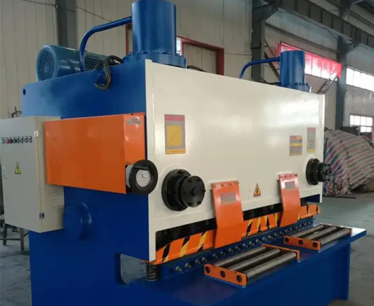 QC12Y-4×2500液壓擺式剪板機（藍(lán)）